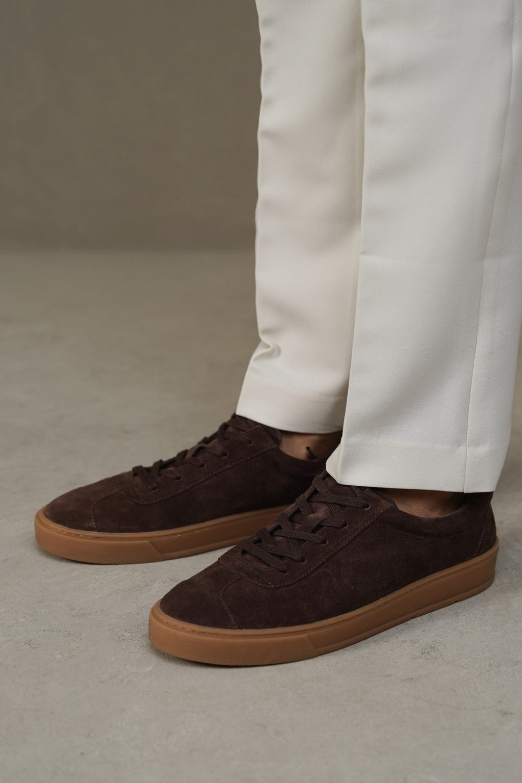 COFFEE LOW-TOP LEATHER SNEAKERS