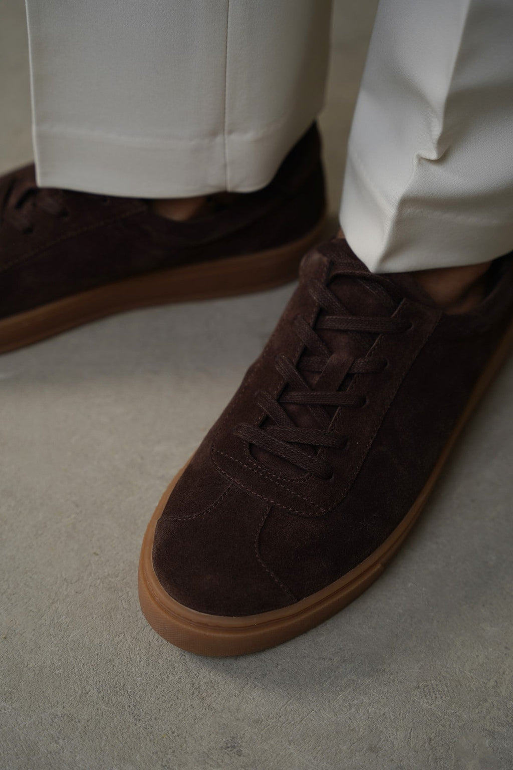 COFFEE LOW-TOP LEATHER SNEAKERS