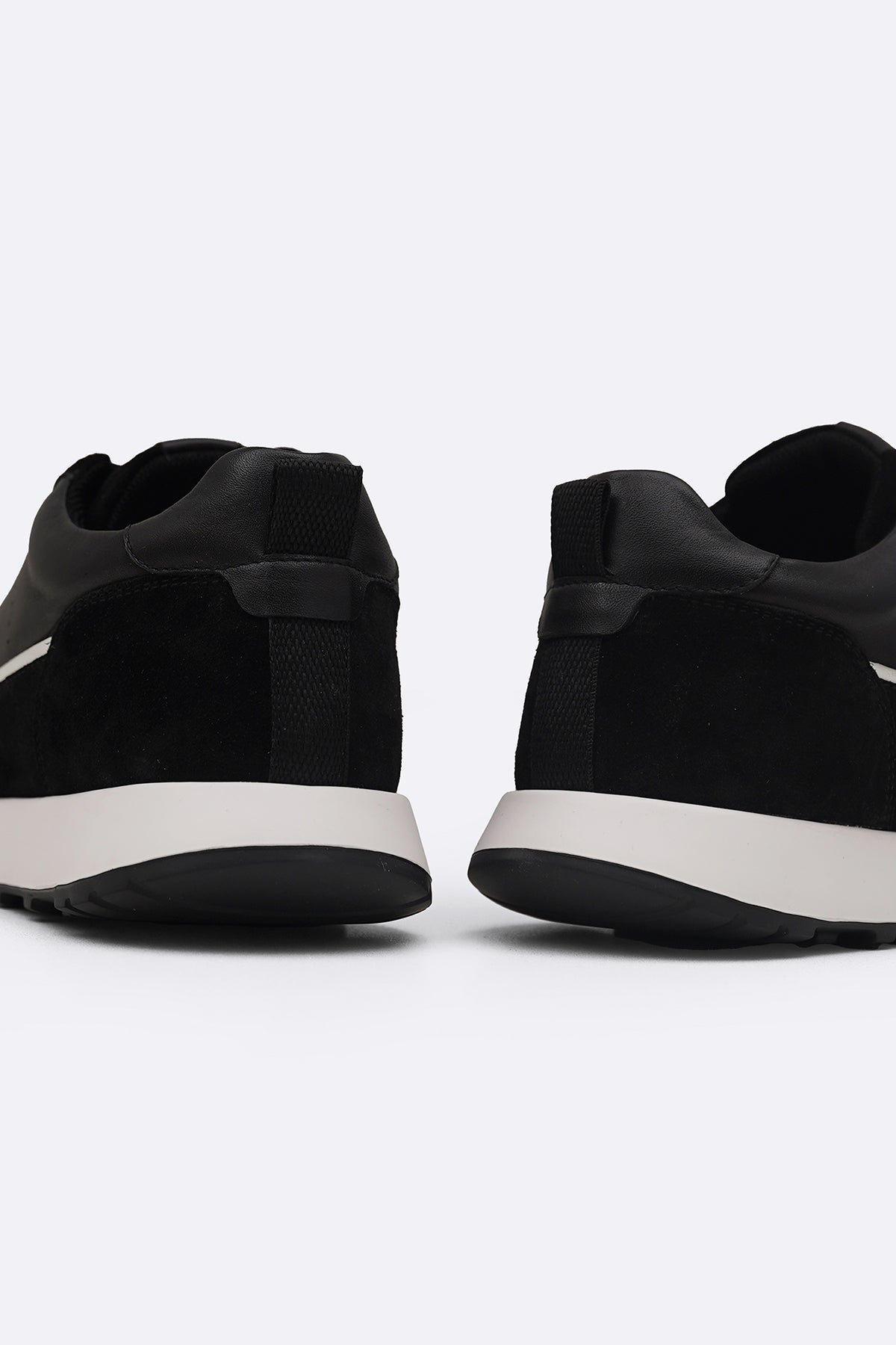 BLACK AIR LEATHER SNEAKERS
