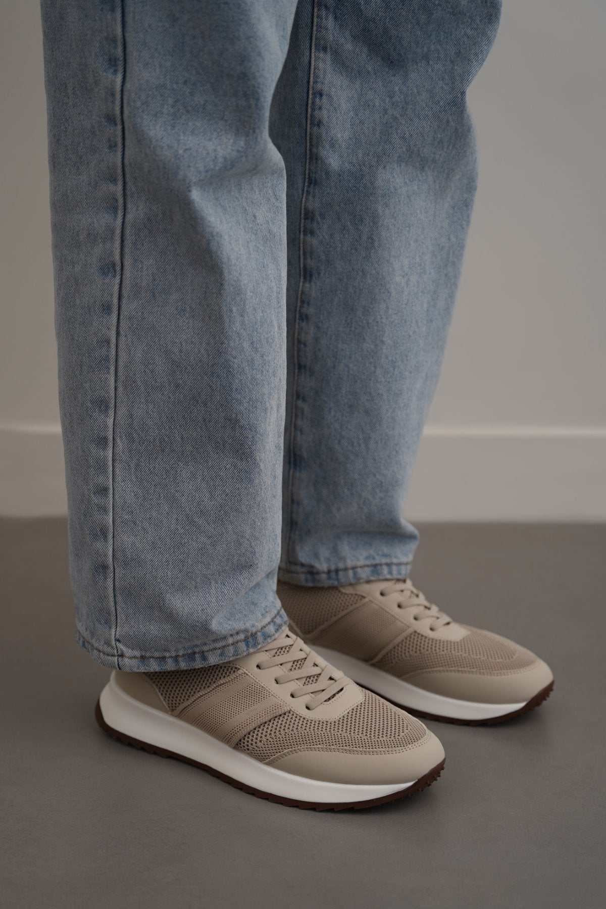 SAND LACE-UP KNIT SNEAKERS