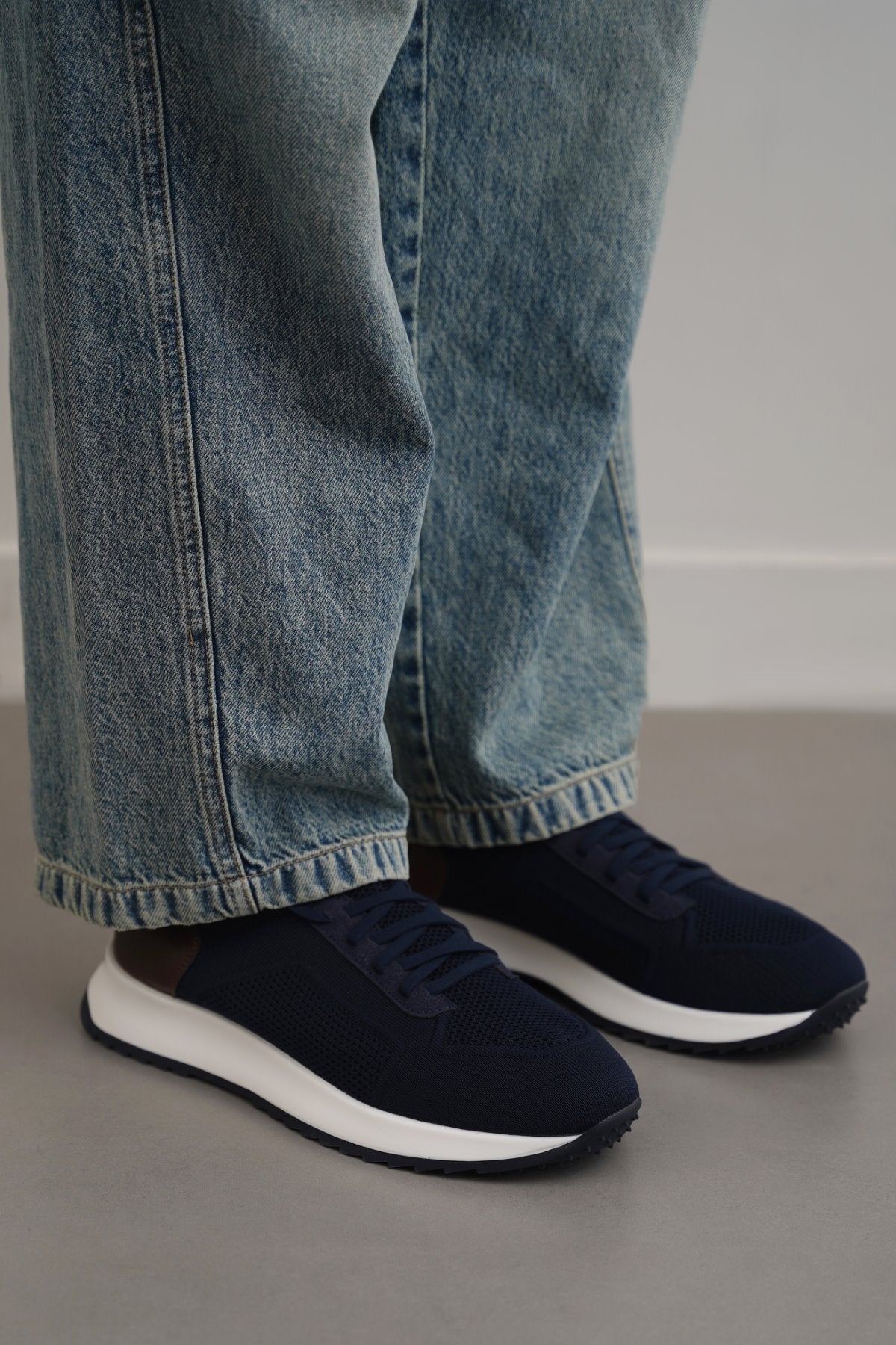 NAVY LACE-UP KNIT SNEAKERS