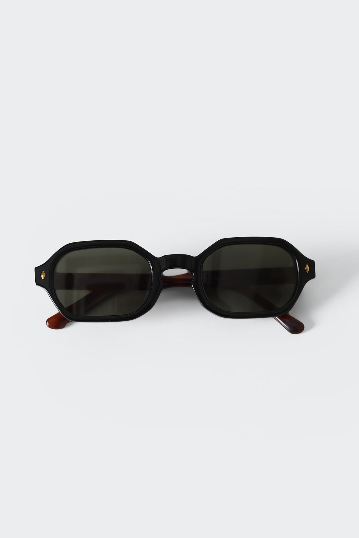 BLACK SUNDOWNER BLACK