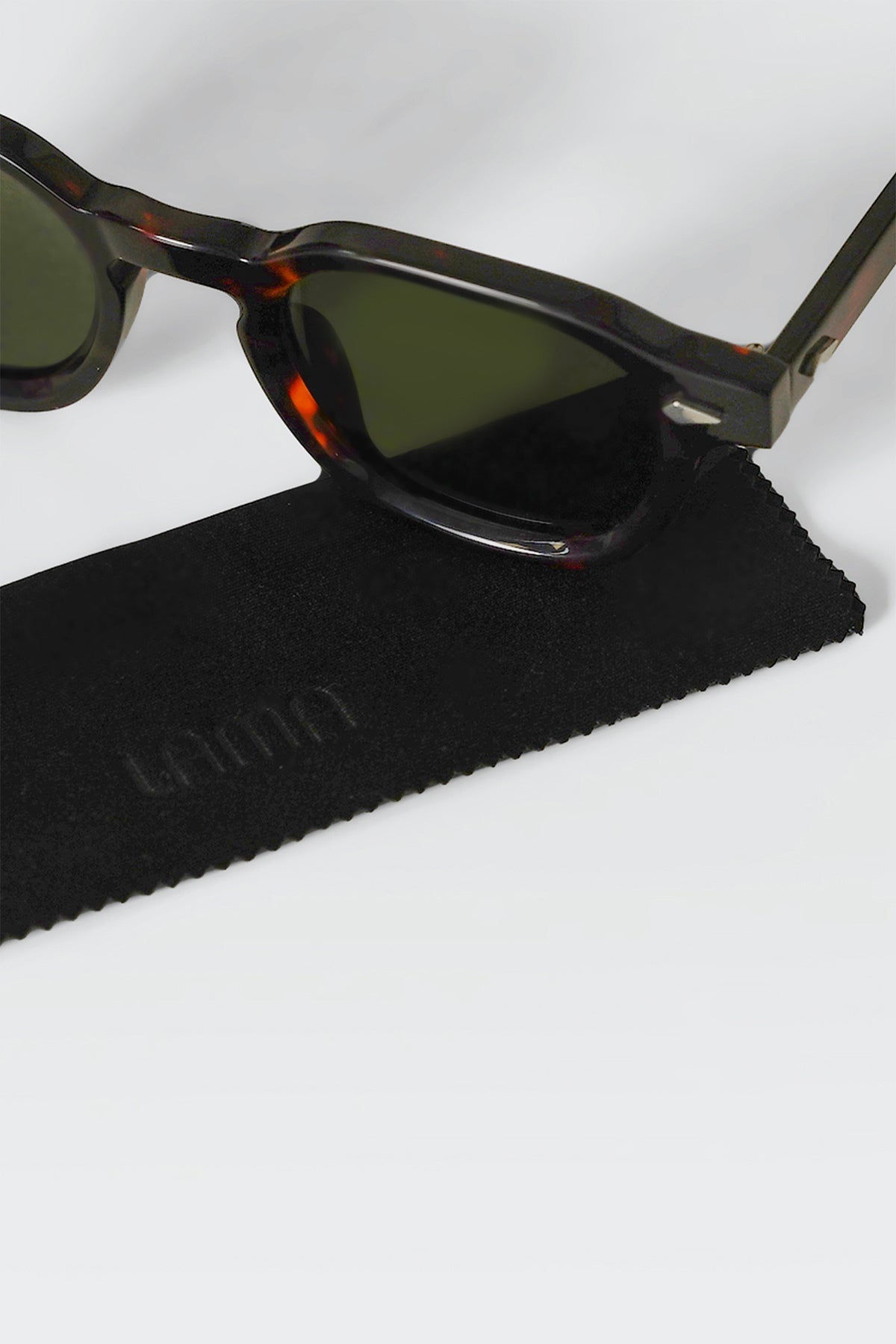 TORTOISE BLACK AMALFI TORTOISE BLACK