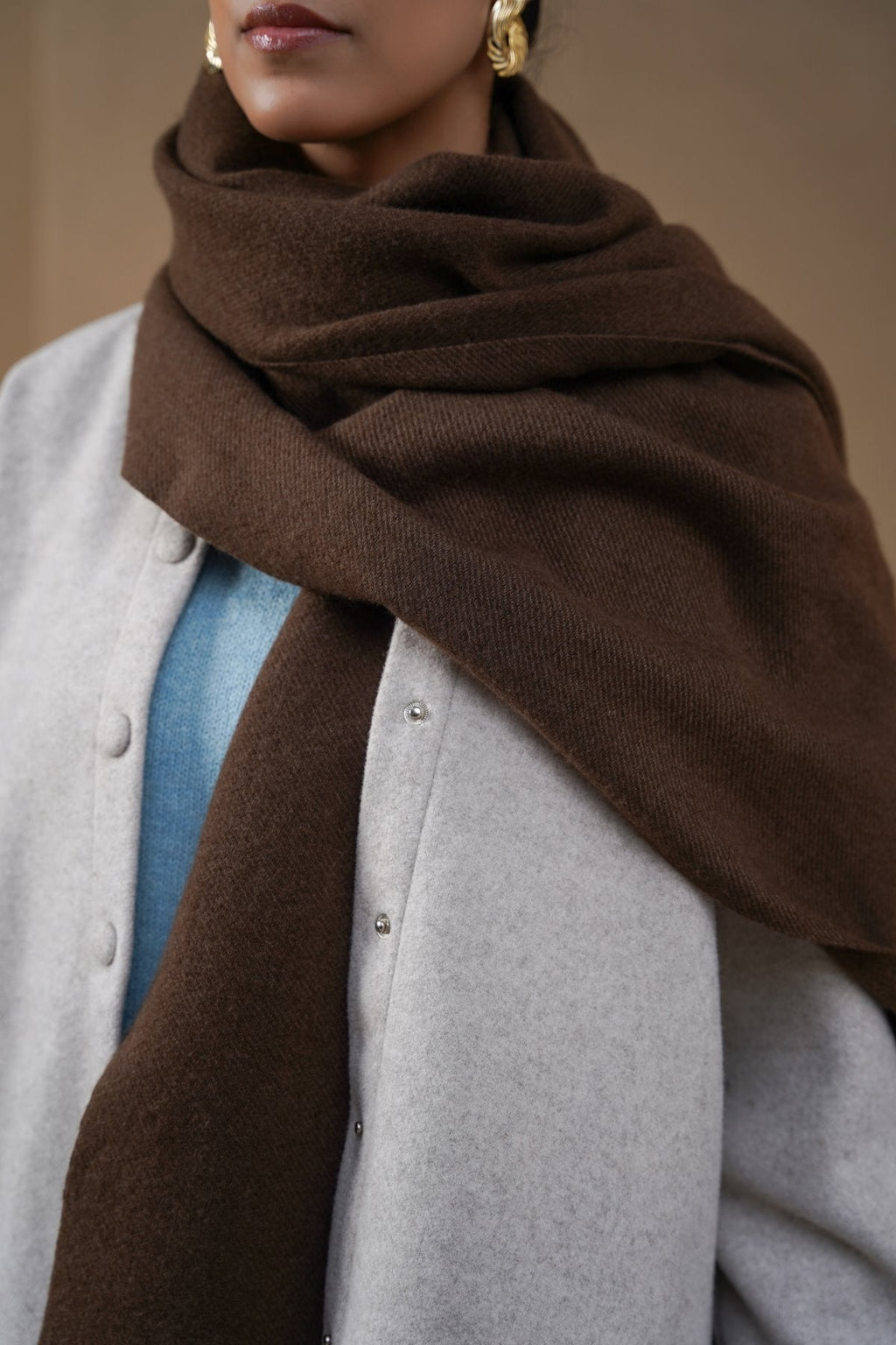 COFFEE PLUSH REVERSIBLE SCARF