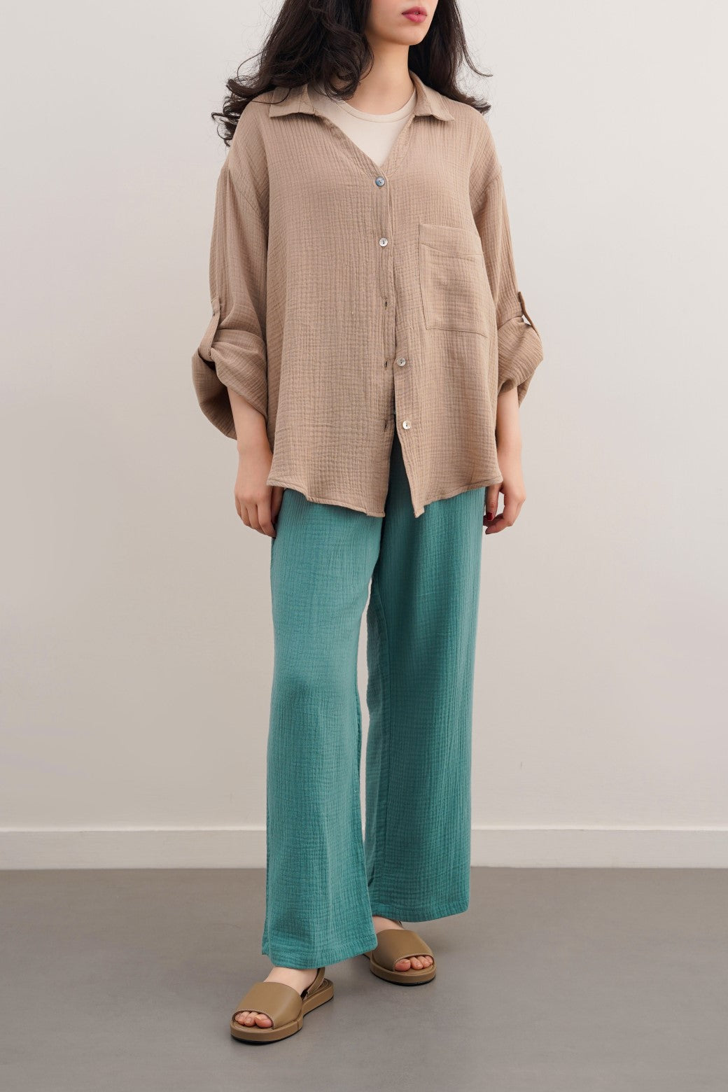 TAUPE BASIC MUSLIN BUTTON DOWN