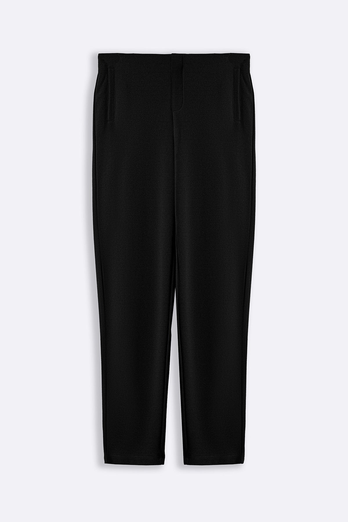 BLACK STRETCHY TAPERED PANTS
