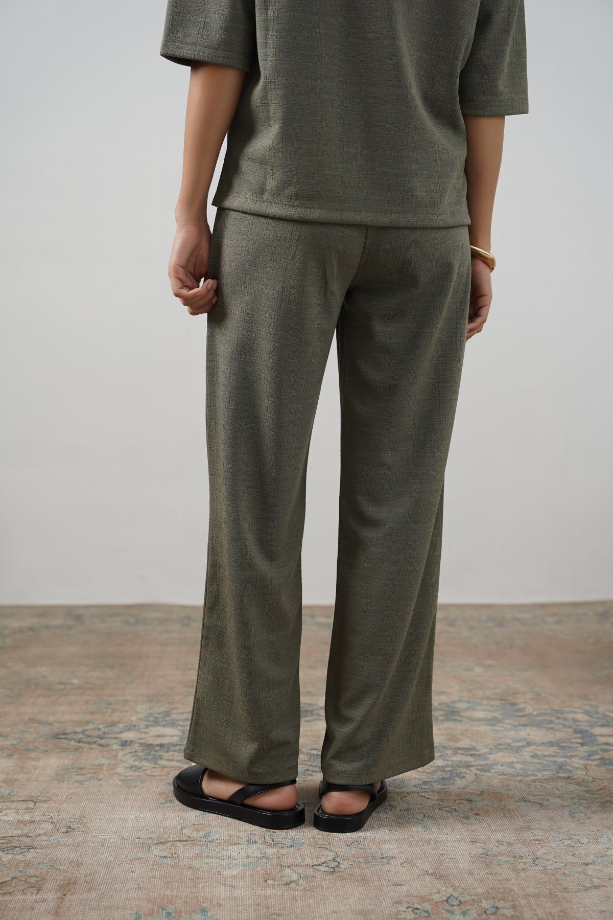 SAGE GREEN STRETCHY PANTS WITH PLEAT