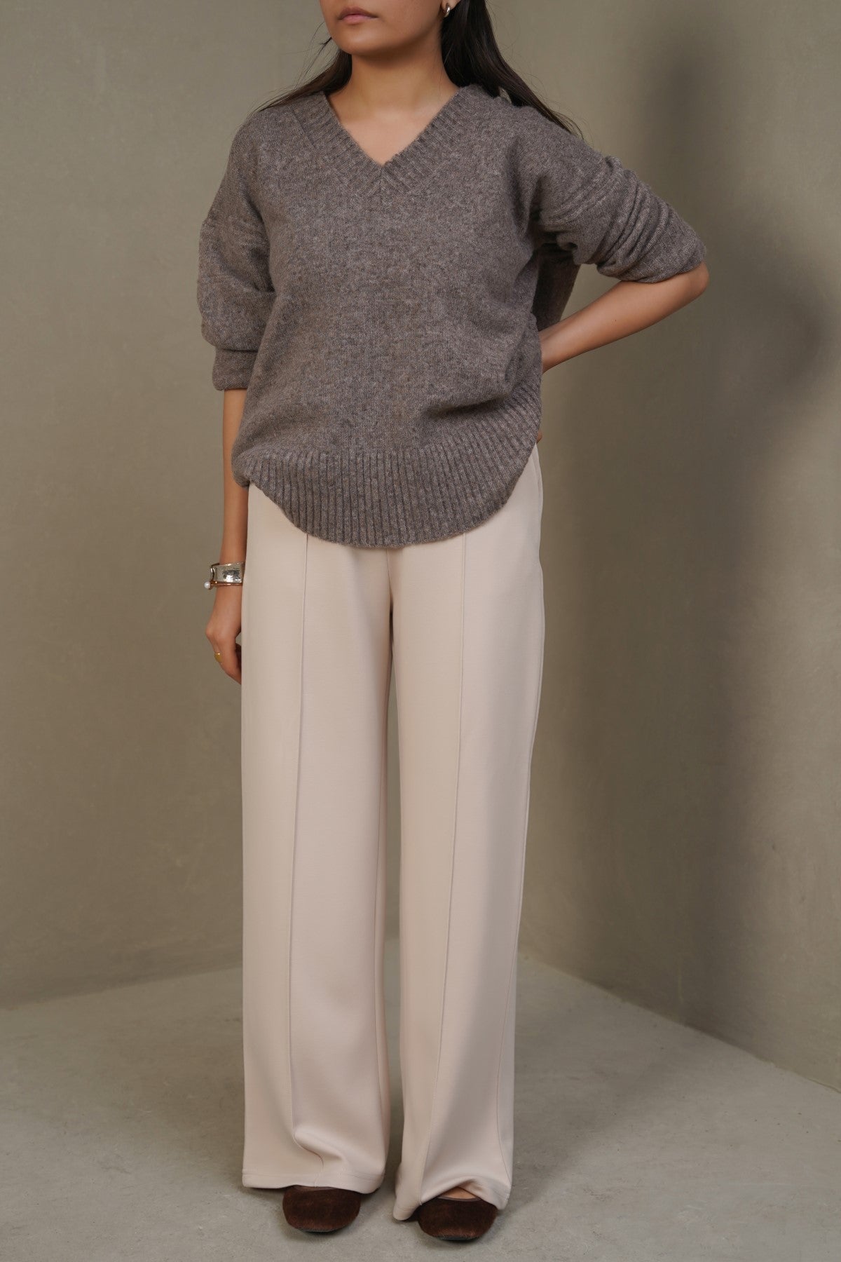 BEIGE STRAIGHT LOOSE TROUSERS