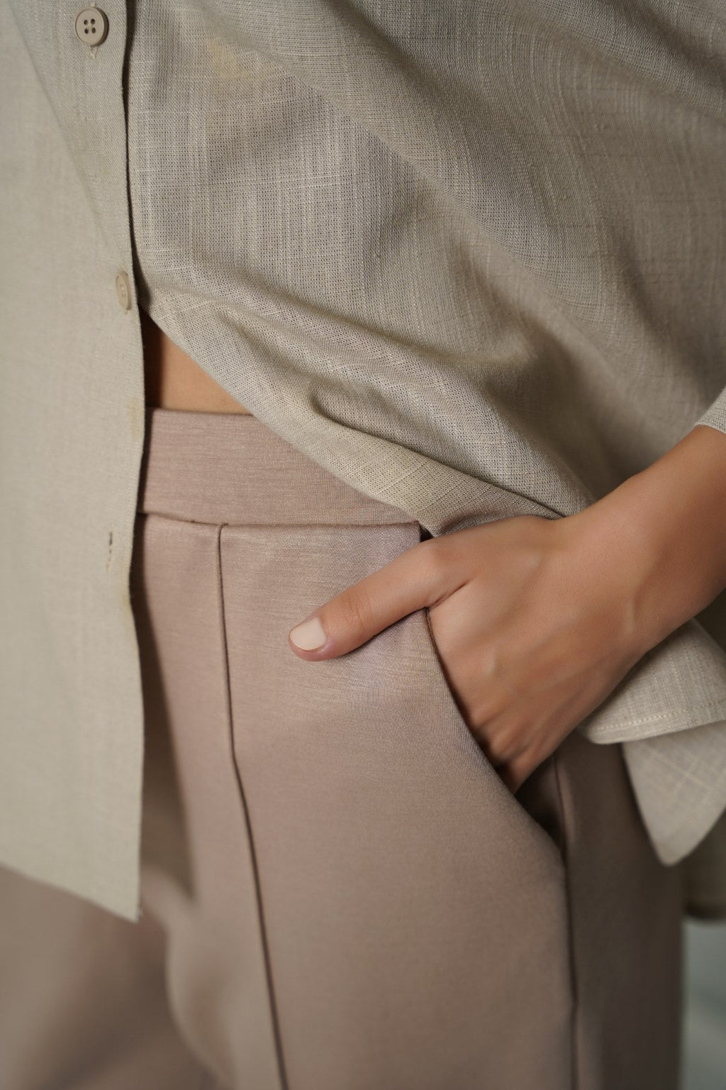 KHAKI STRAIGHT LOOSE TROUSERS
