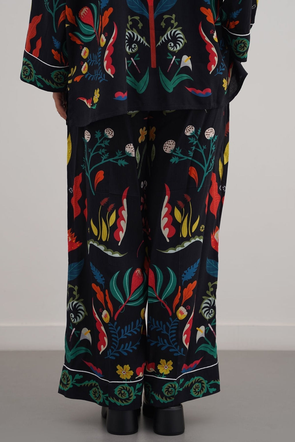 BLACK MAORI FOREST PANTS