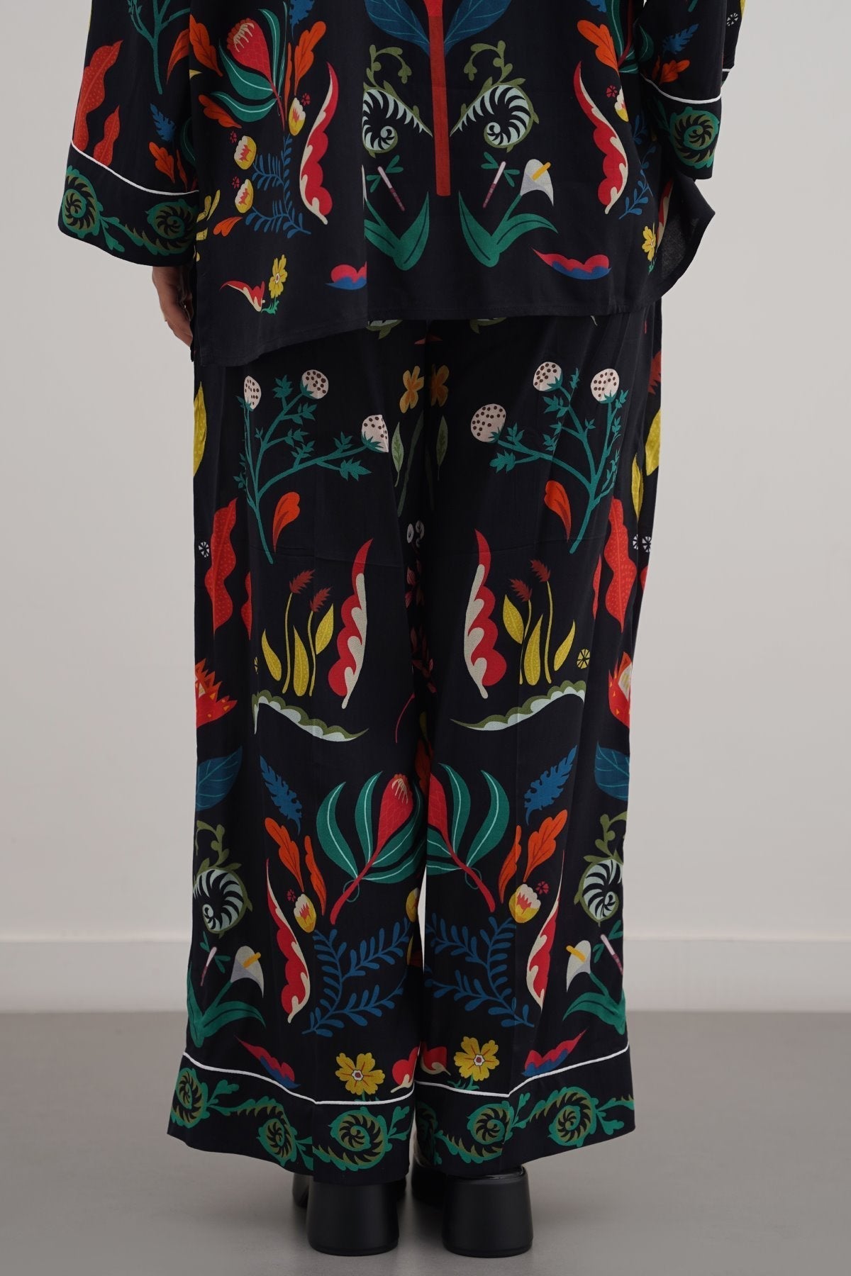 BLACK MAORI FOREST PANTS