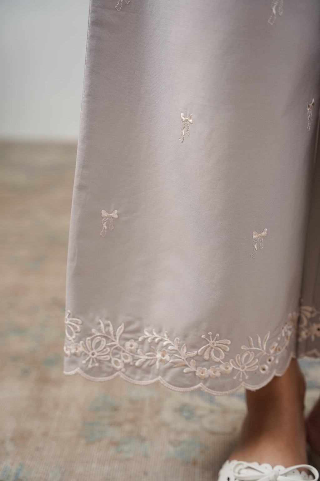 GREY PARADISE EMBROIDERED PANTS
