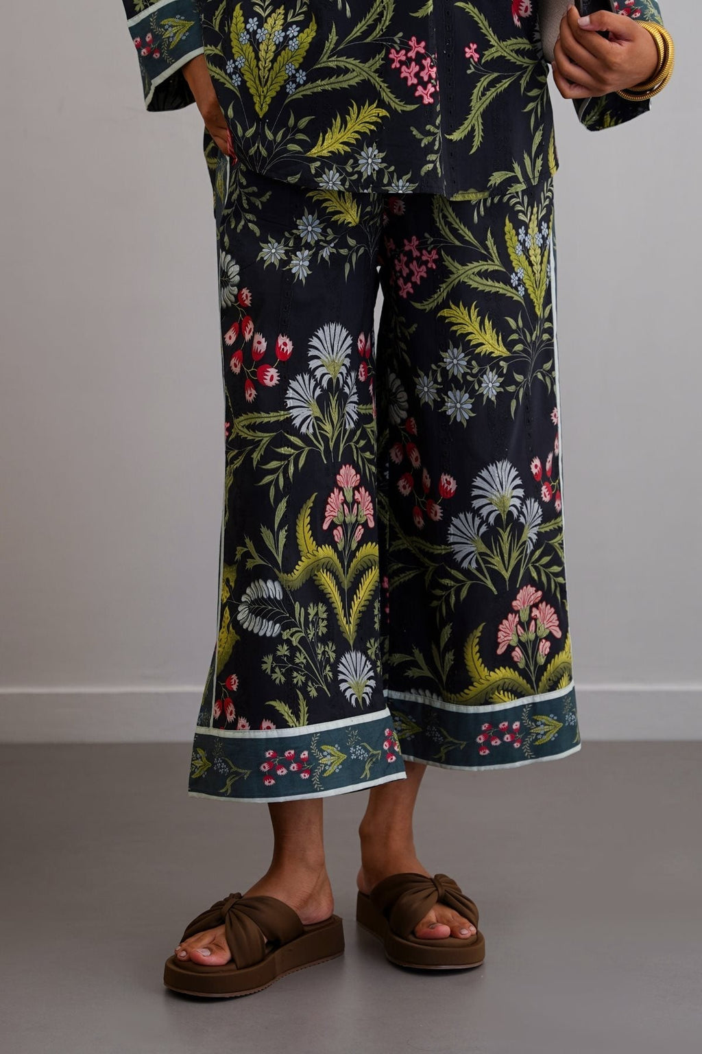 BLACK BOTANICAL EMBROIDERED PANTS