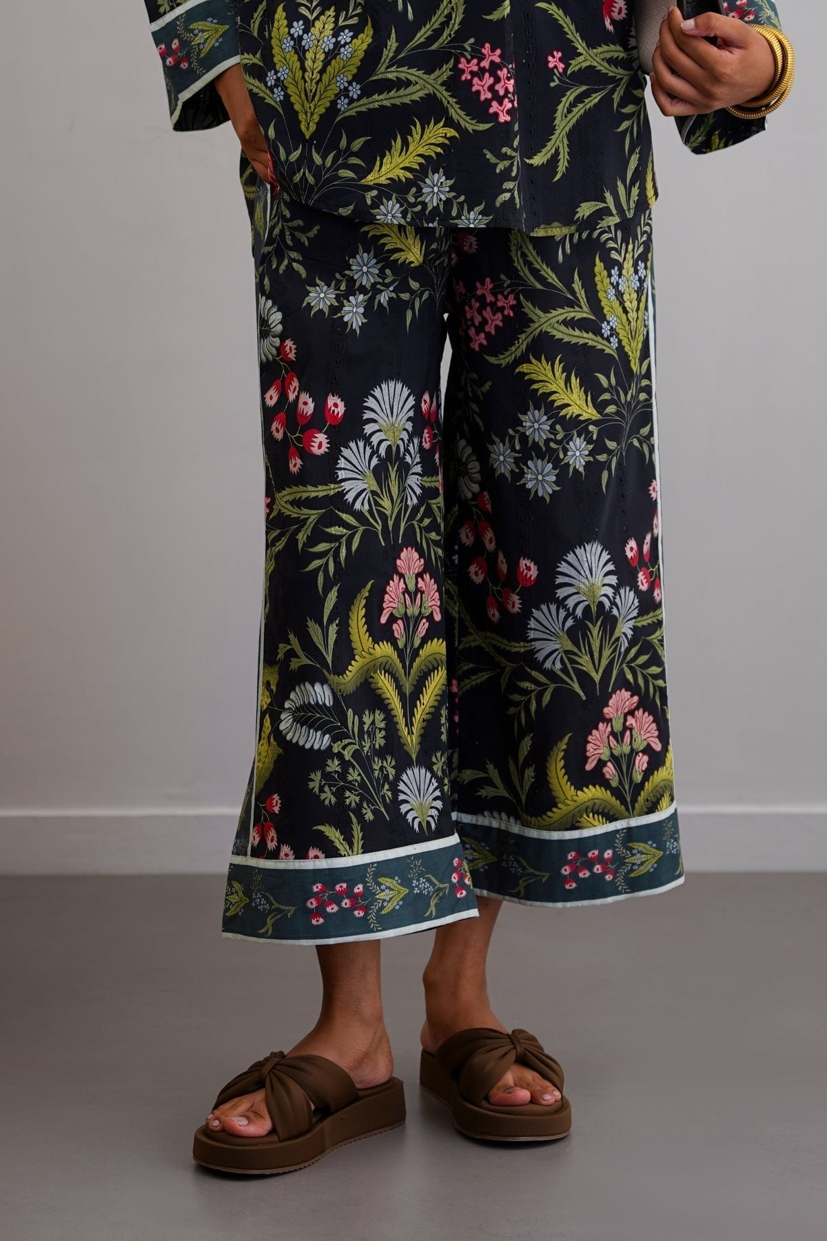 BLACK BOTANICAL EMBROIDERED PANTS