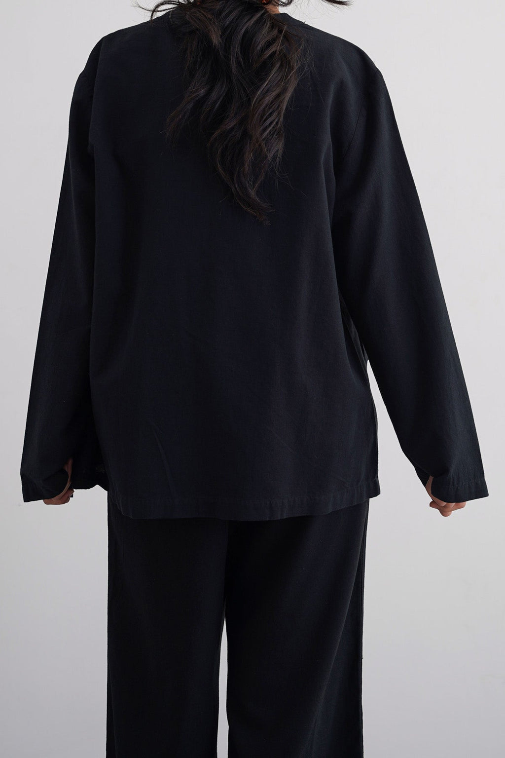 BLACK COLLARLESS LINEN BLAZER