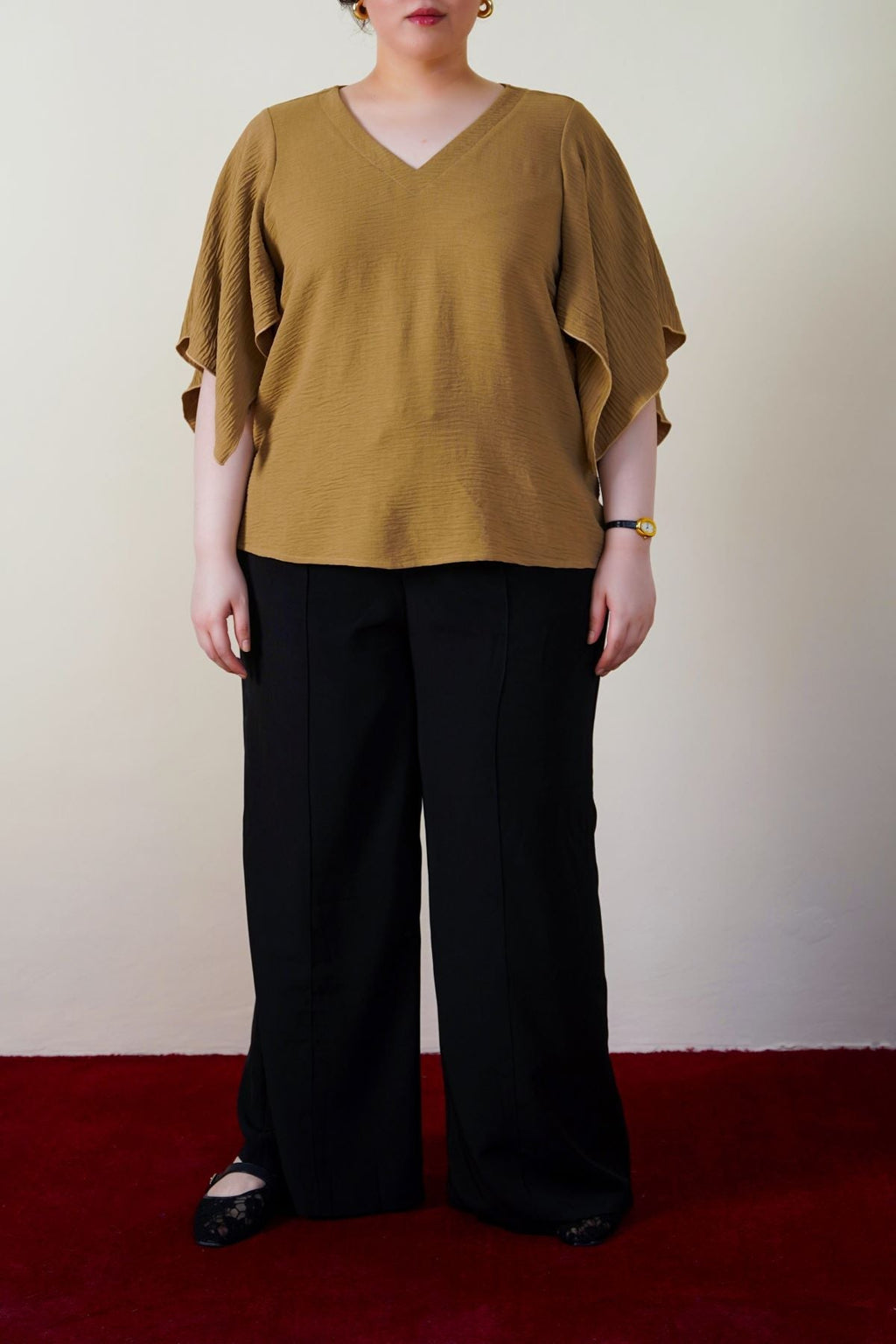 TAUPE BATWING FLOWY SHIRT
