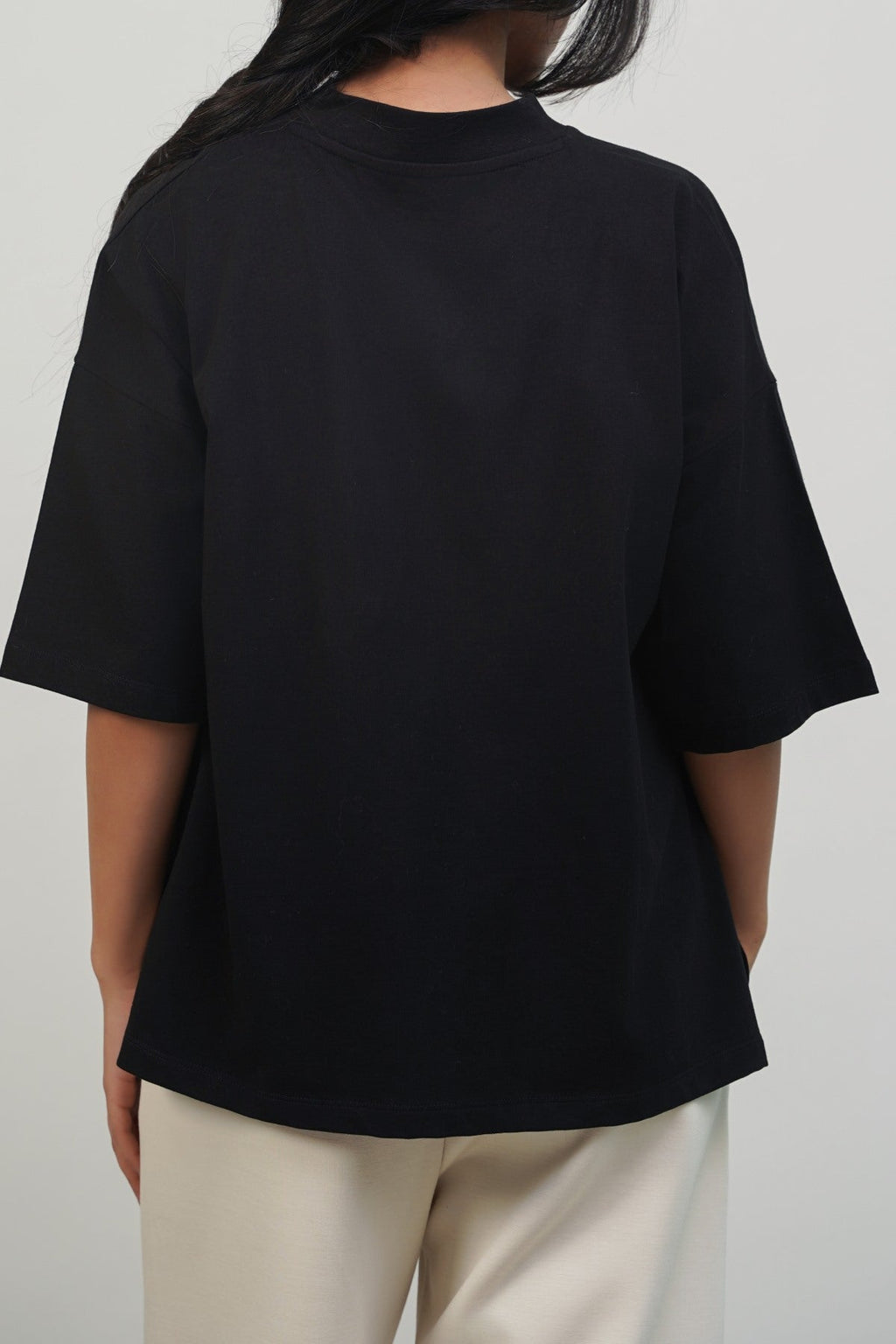 BLACK HIGH CREW TEE