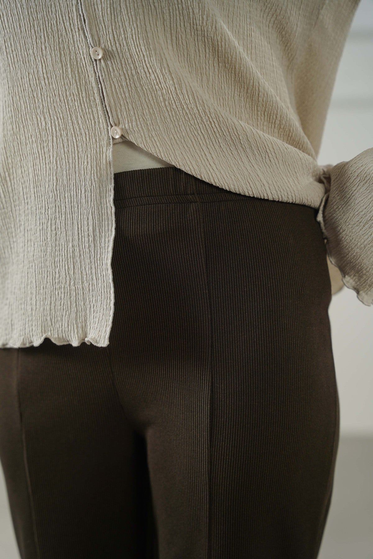 BROWN TAPERED SLIT PANTS