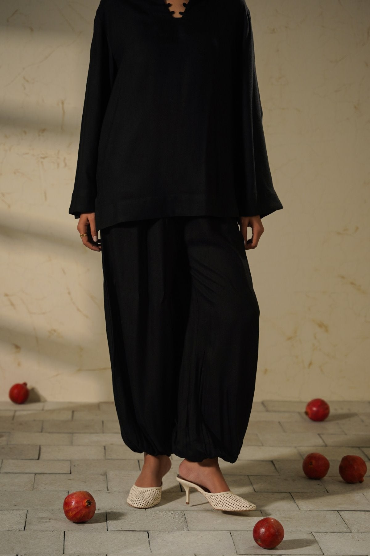 BLACK SLOUCHY HAREM PANTS