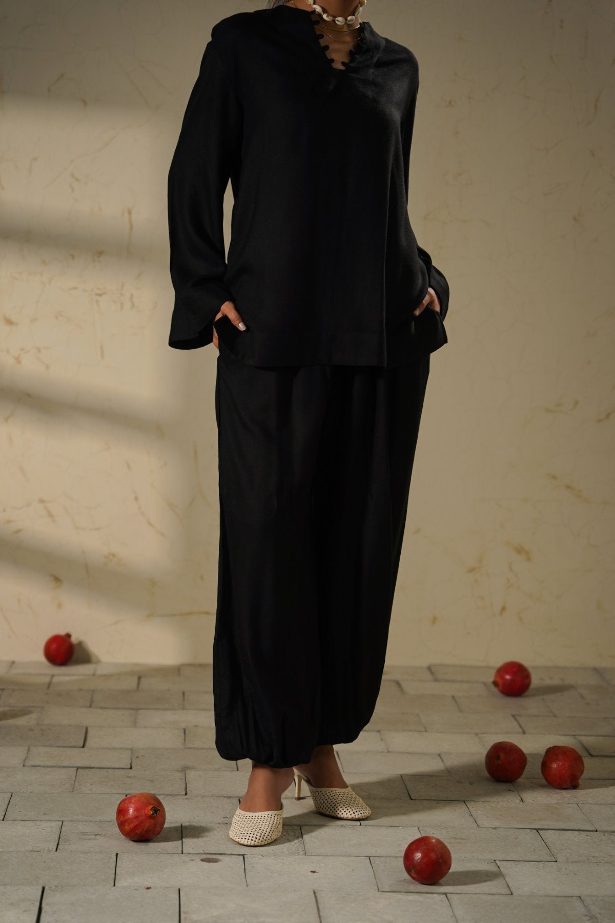 BLACK SLOUCHY HAREM PANTS