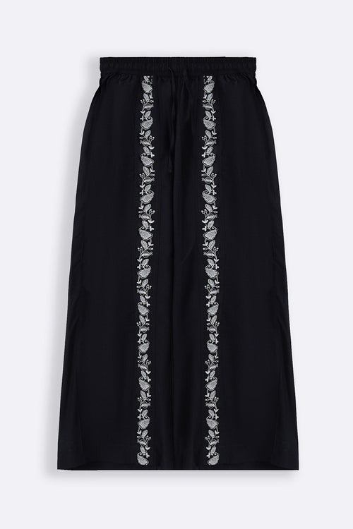 BLACK BRODERIE STRAIGHT PANTS