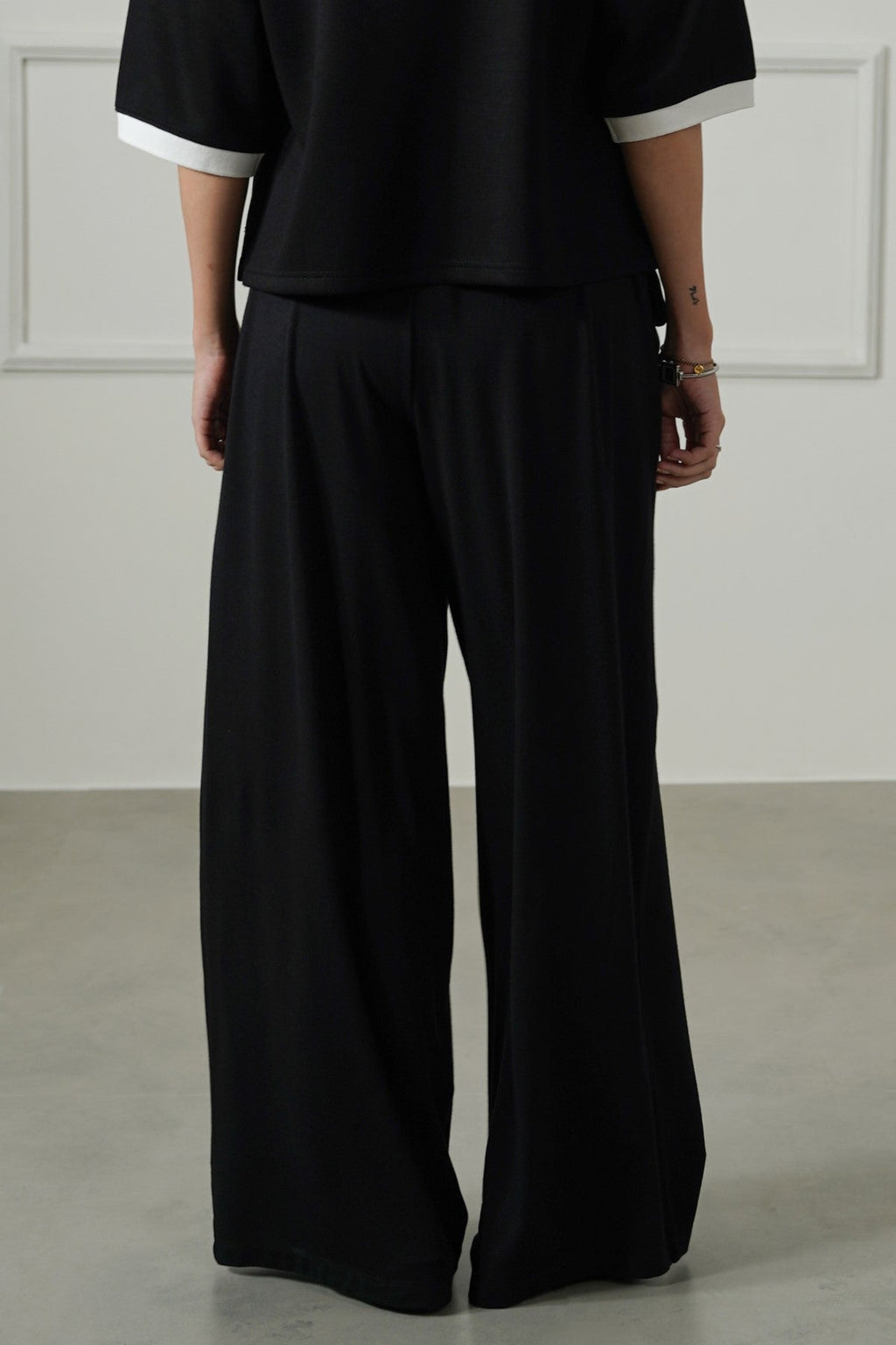 BLACK MODAL FLOWY PANTS