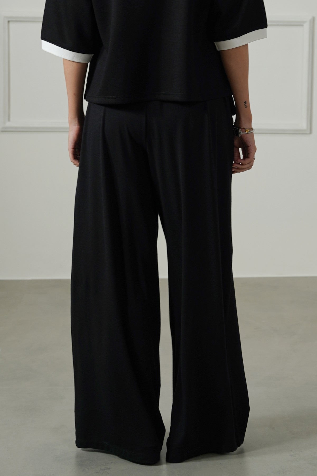 BLACK MODAL FLOWY PANTS