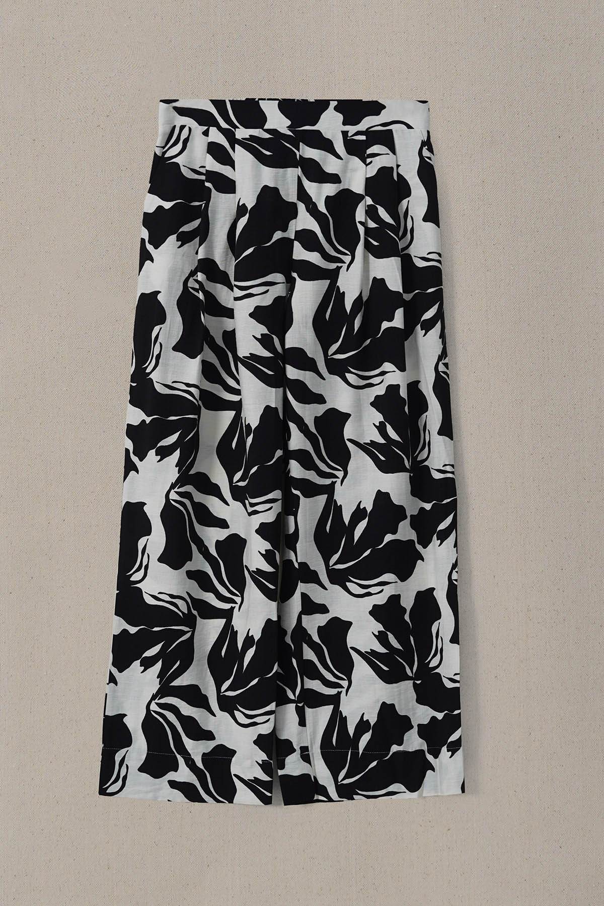 BLACK WHITE TROPIC FLOW PANTS