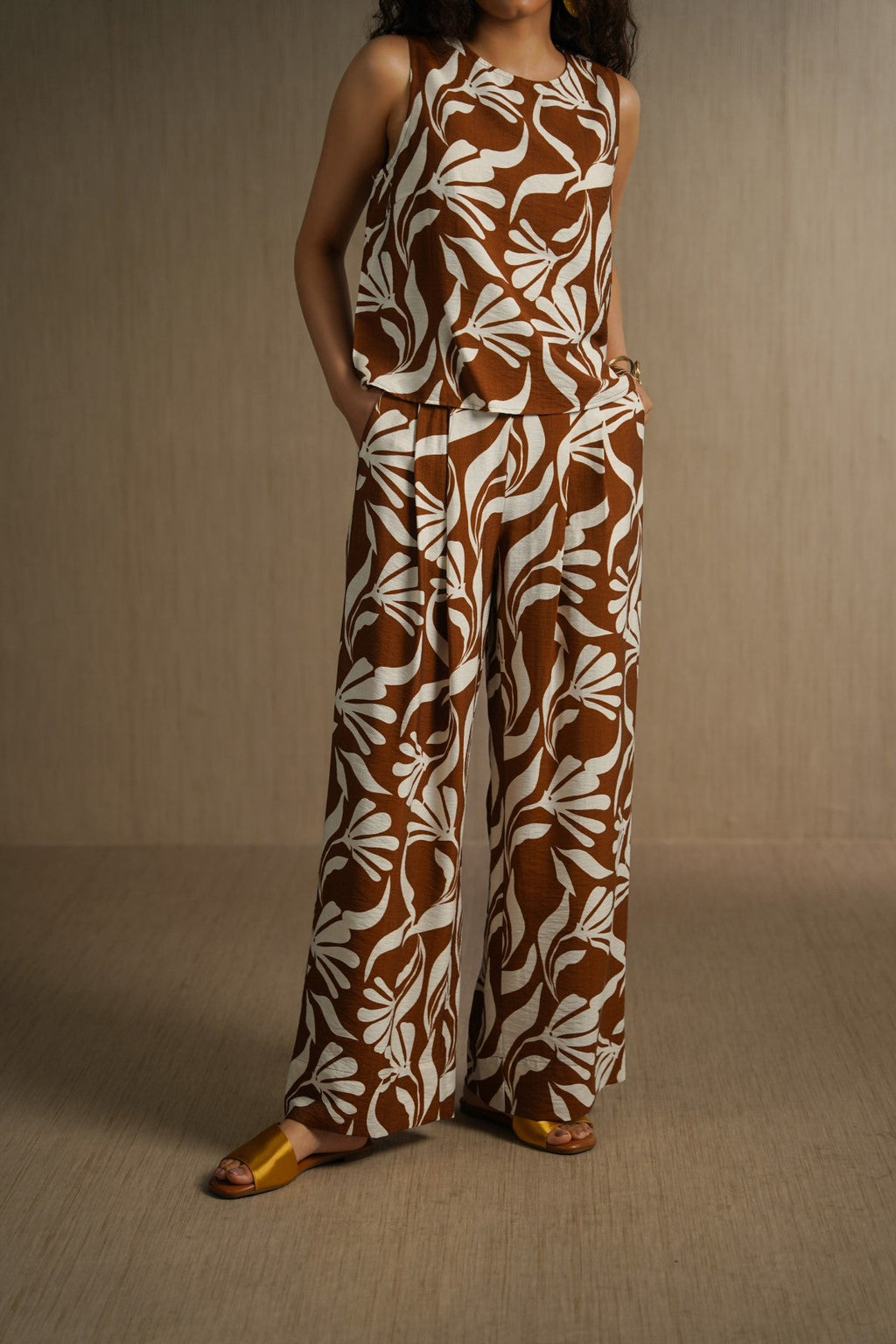 BROWN WHITE TROPIC FLOW PANTS