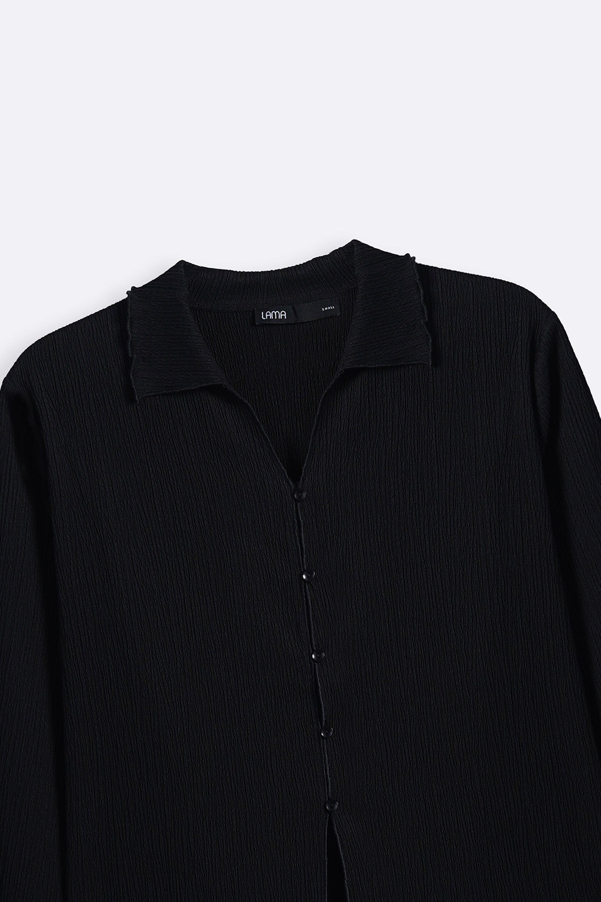 BLACK CRINKLE KNIT BUTTON-DOWN