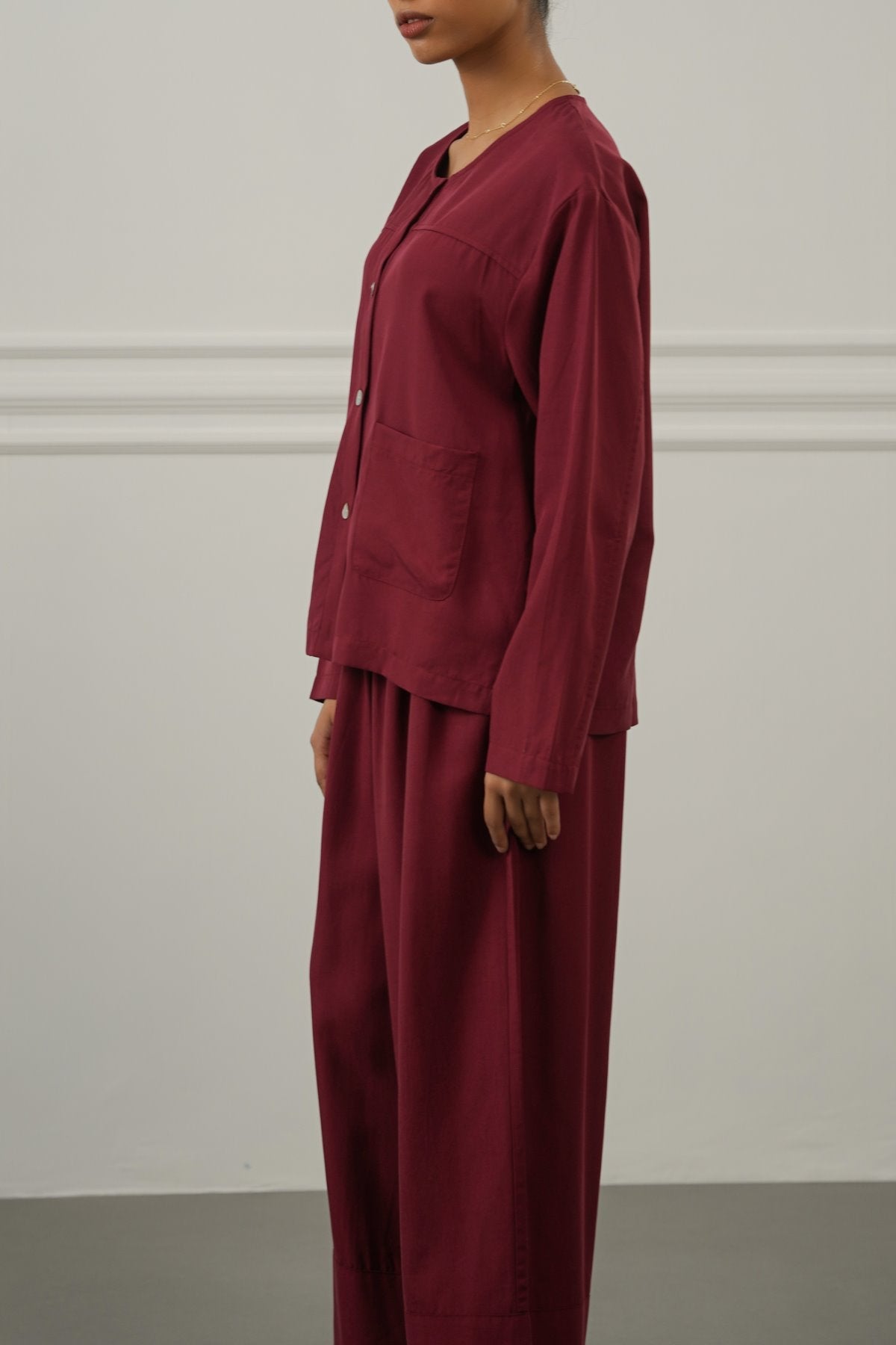 BURGUNDY TENCEL-LINEN POCKET BLOUSE
