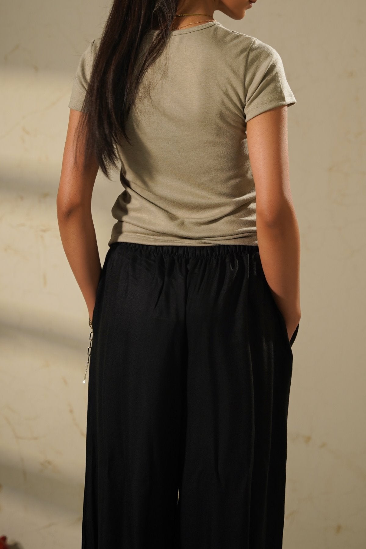 TAUPE VARSITY COMETE TEE