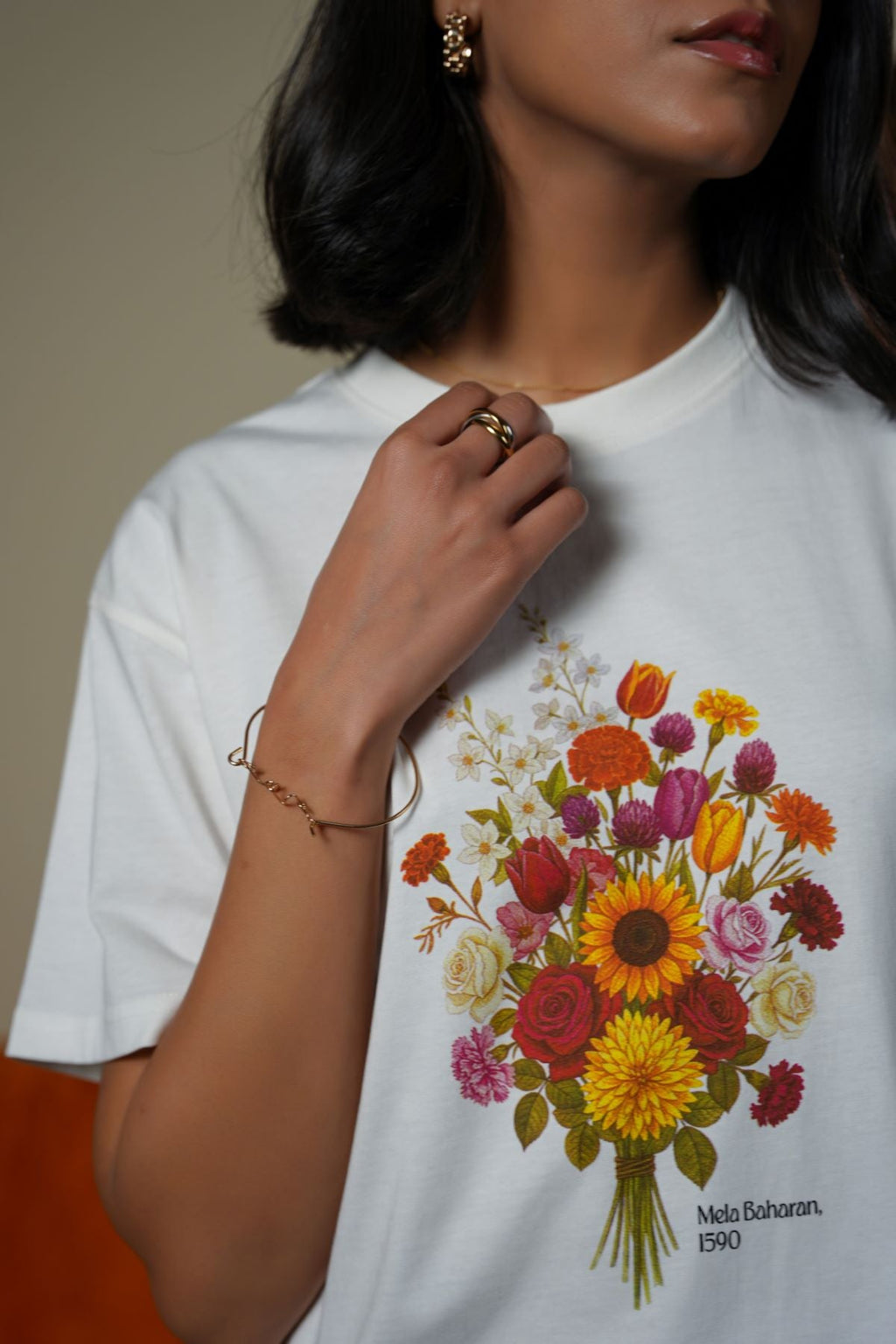 WHITE MELA BAHARAN TEE