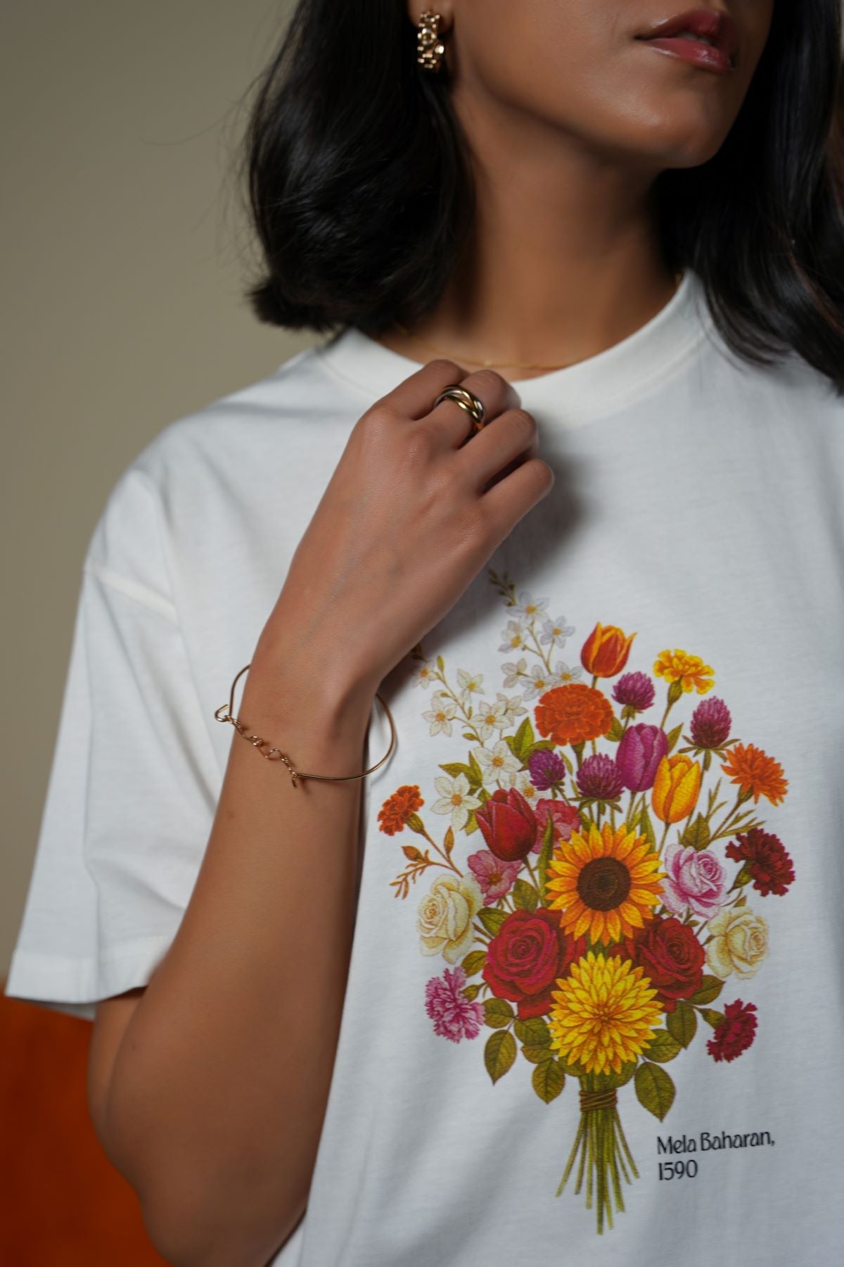 WHITE MELA BAHARAN TEE