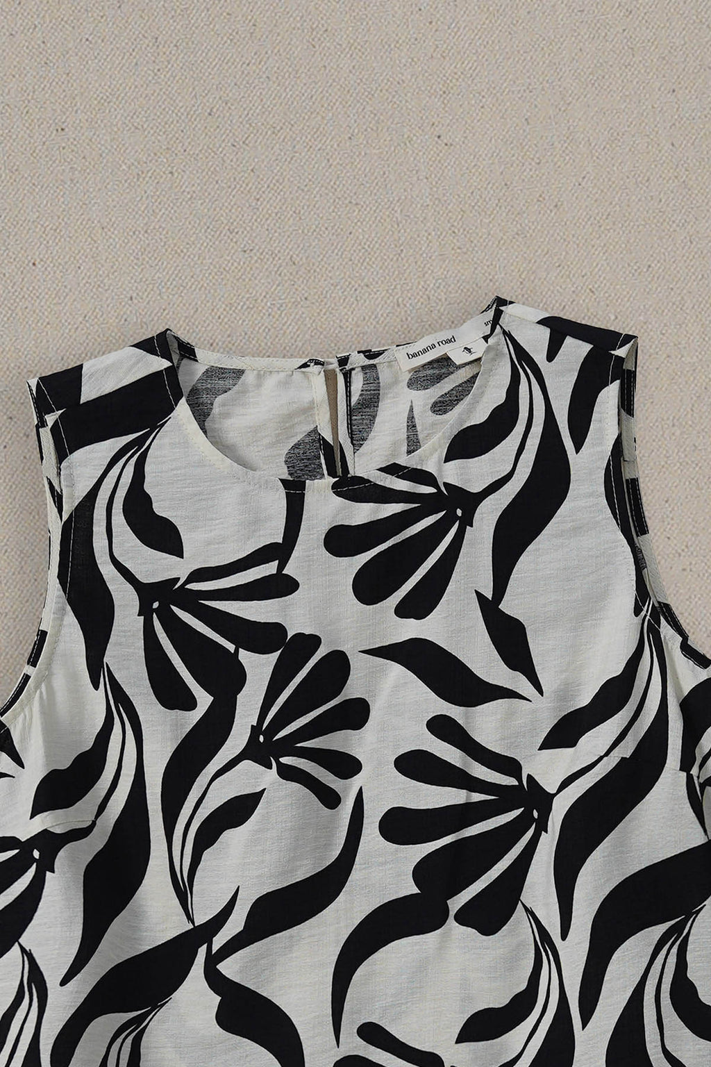 BLACK WHITE TROPIC FLOW TOP