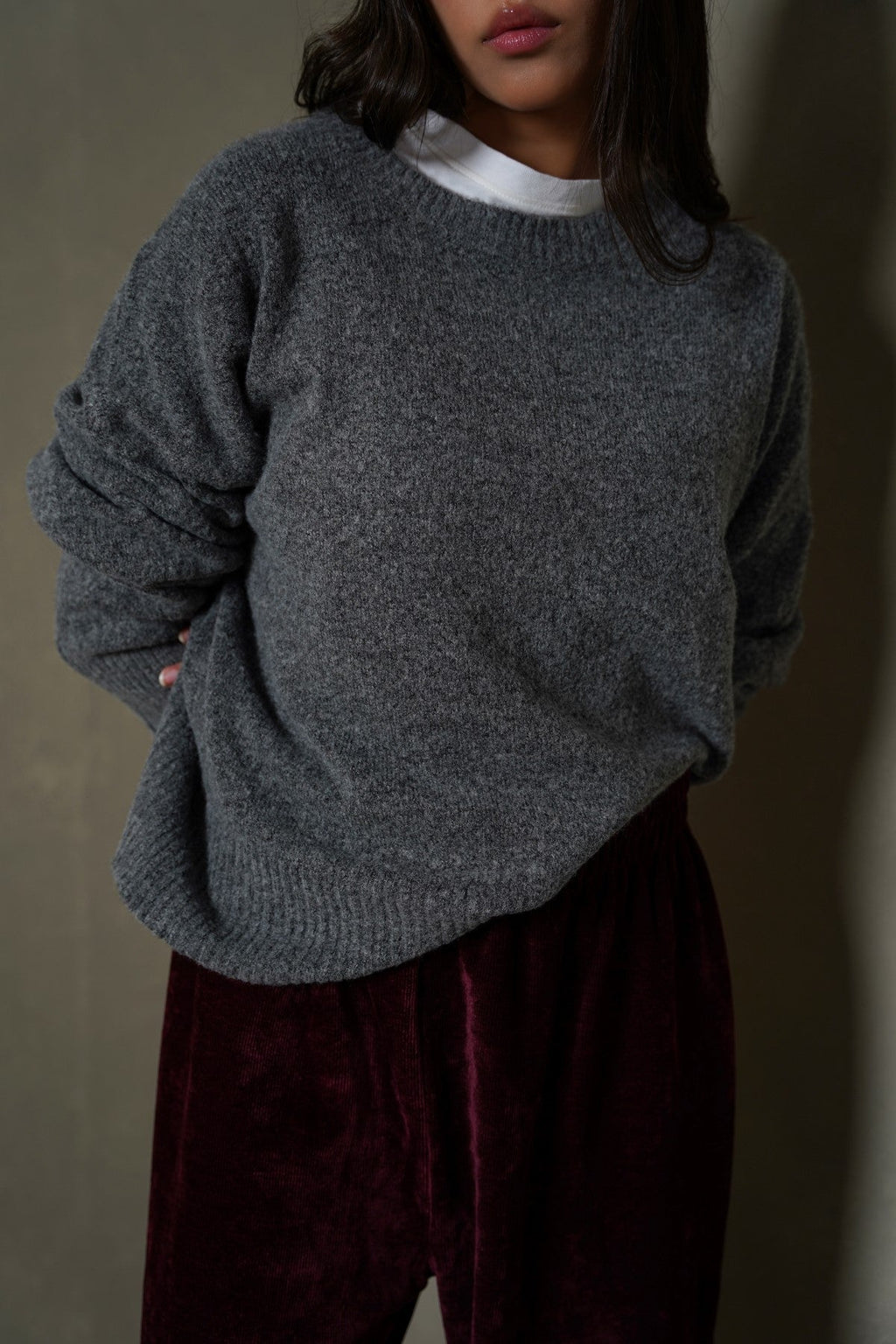 GREY FINE KNIT SWEATER