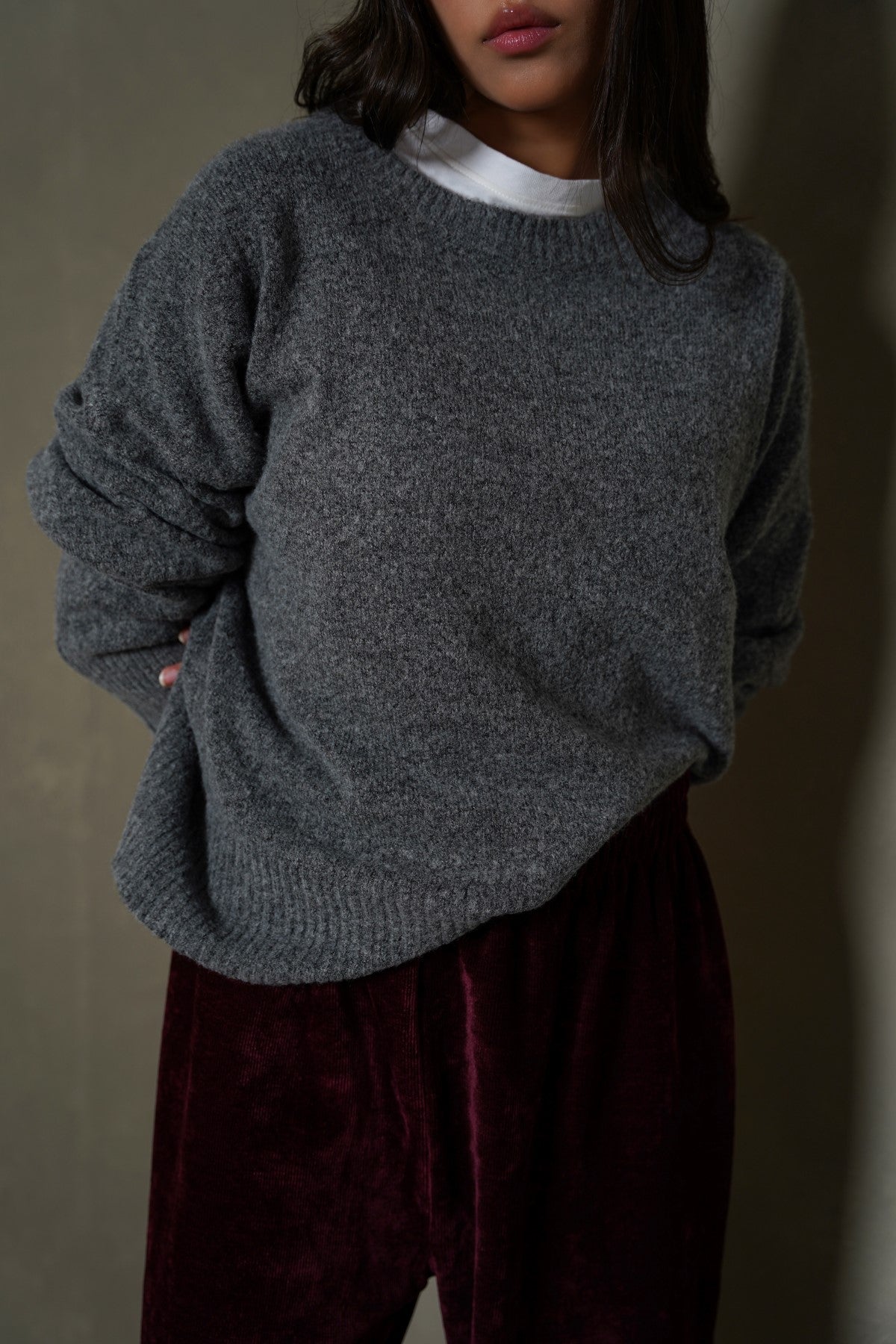 GREY FINE KNIT SWEATER
