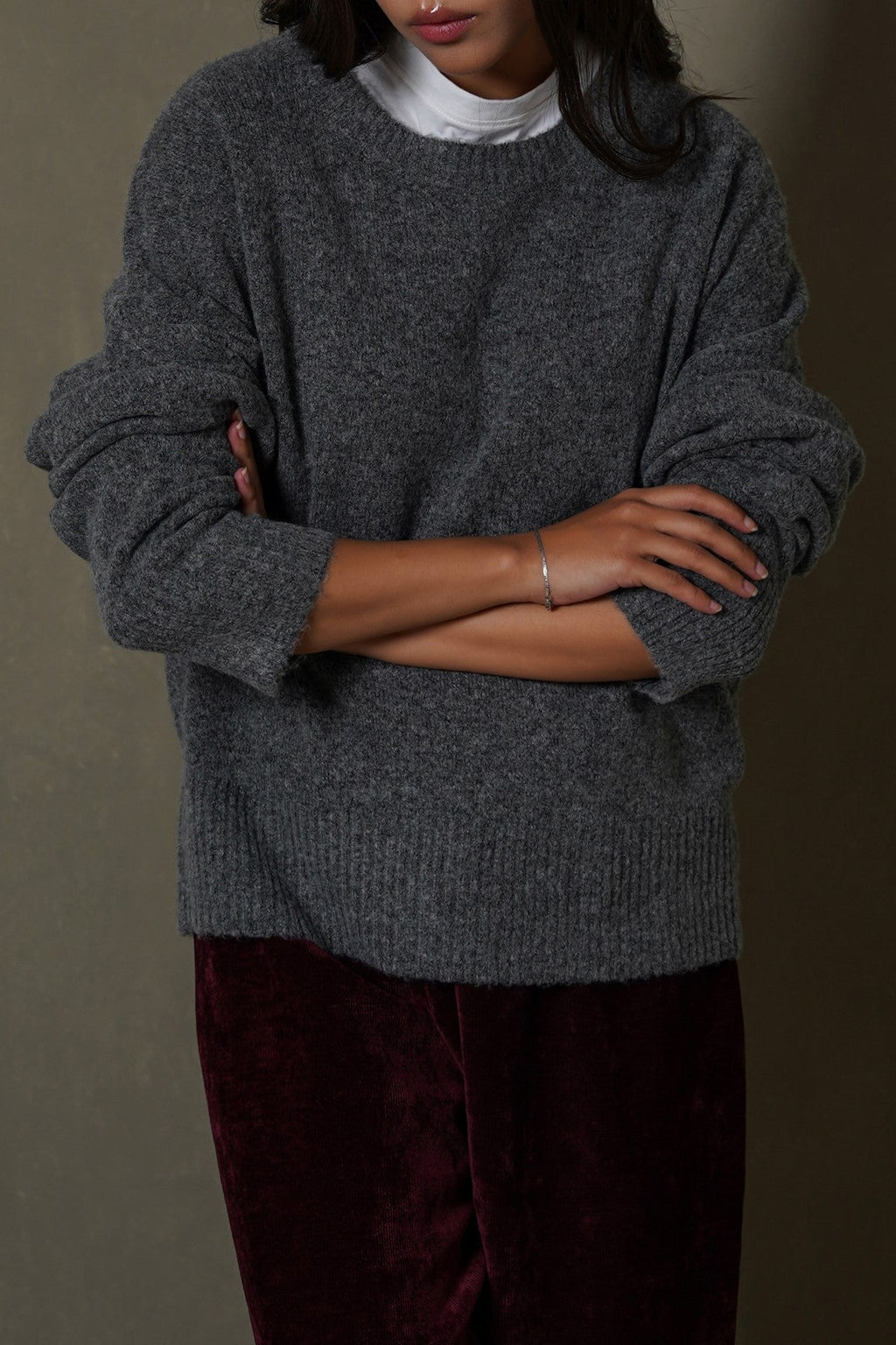 GREY FINE KNIT SWEATER