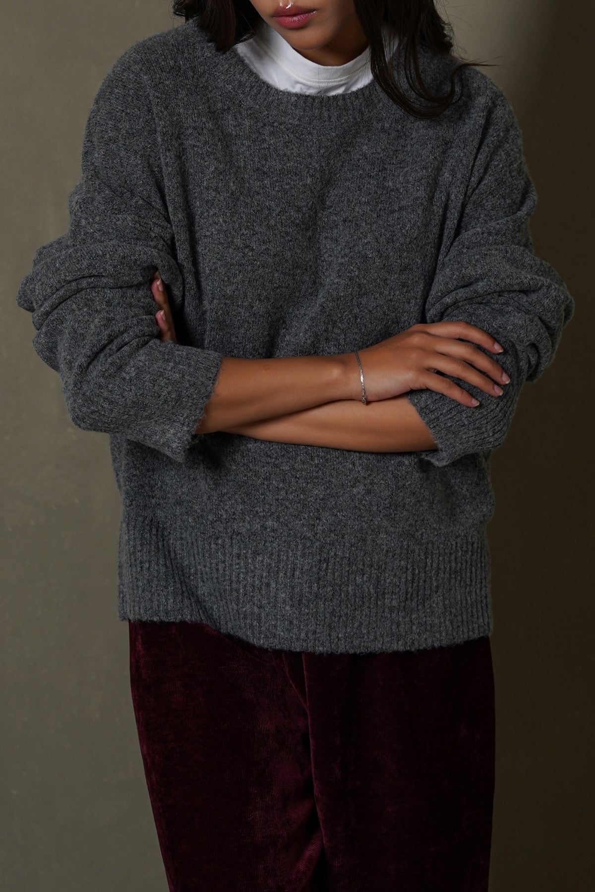 GREY FINE KNIT SWEATER