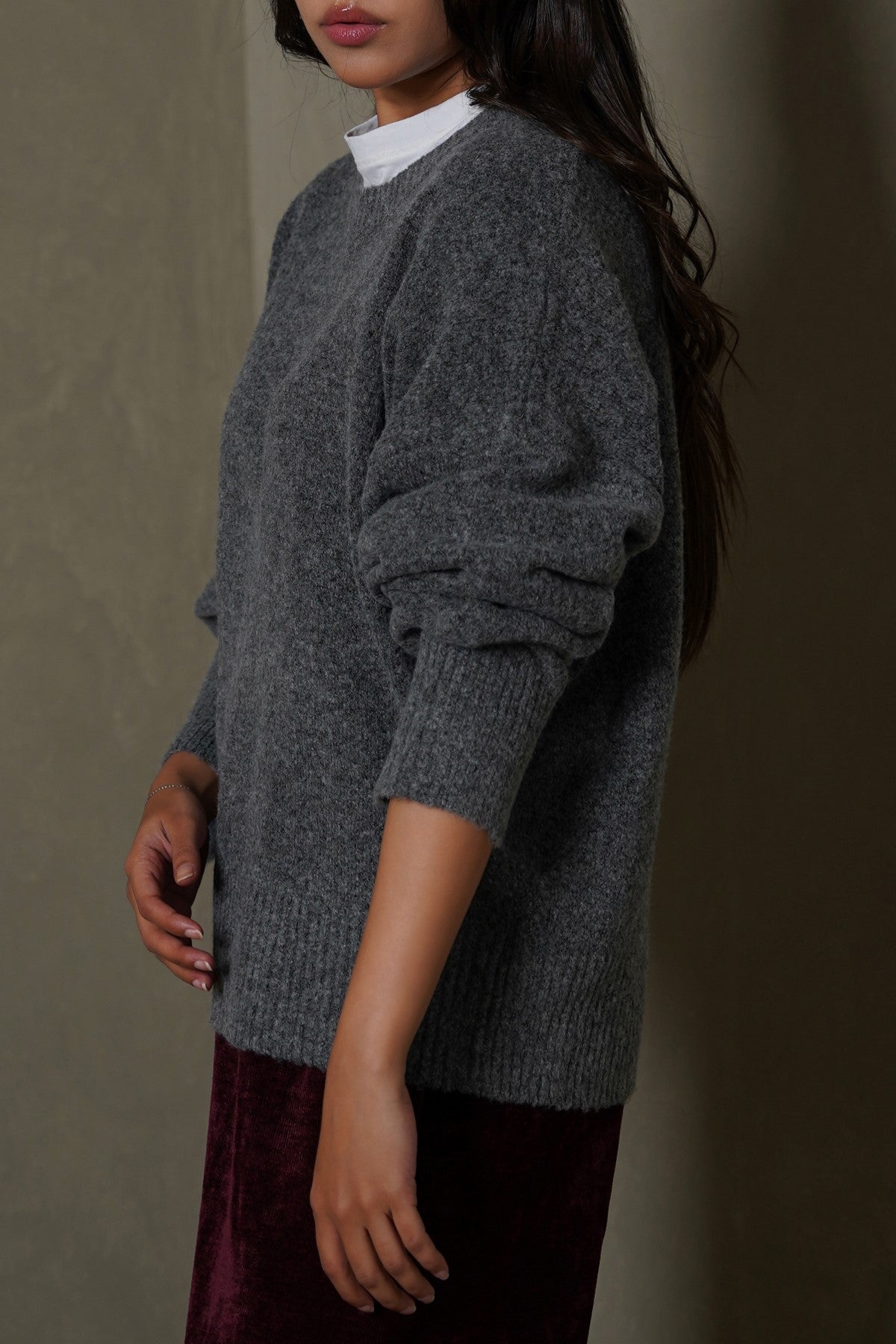 GREY FINE KNIT SWEATER