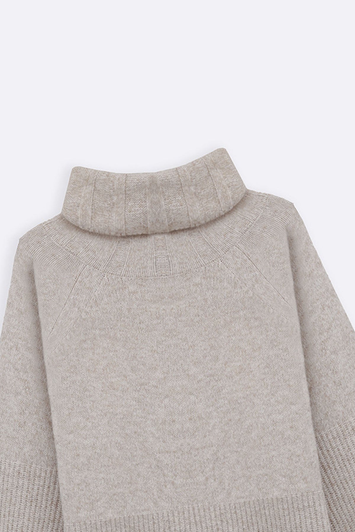CREAM MOROCCO RIB SLEEVE SWEATER