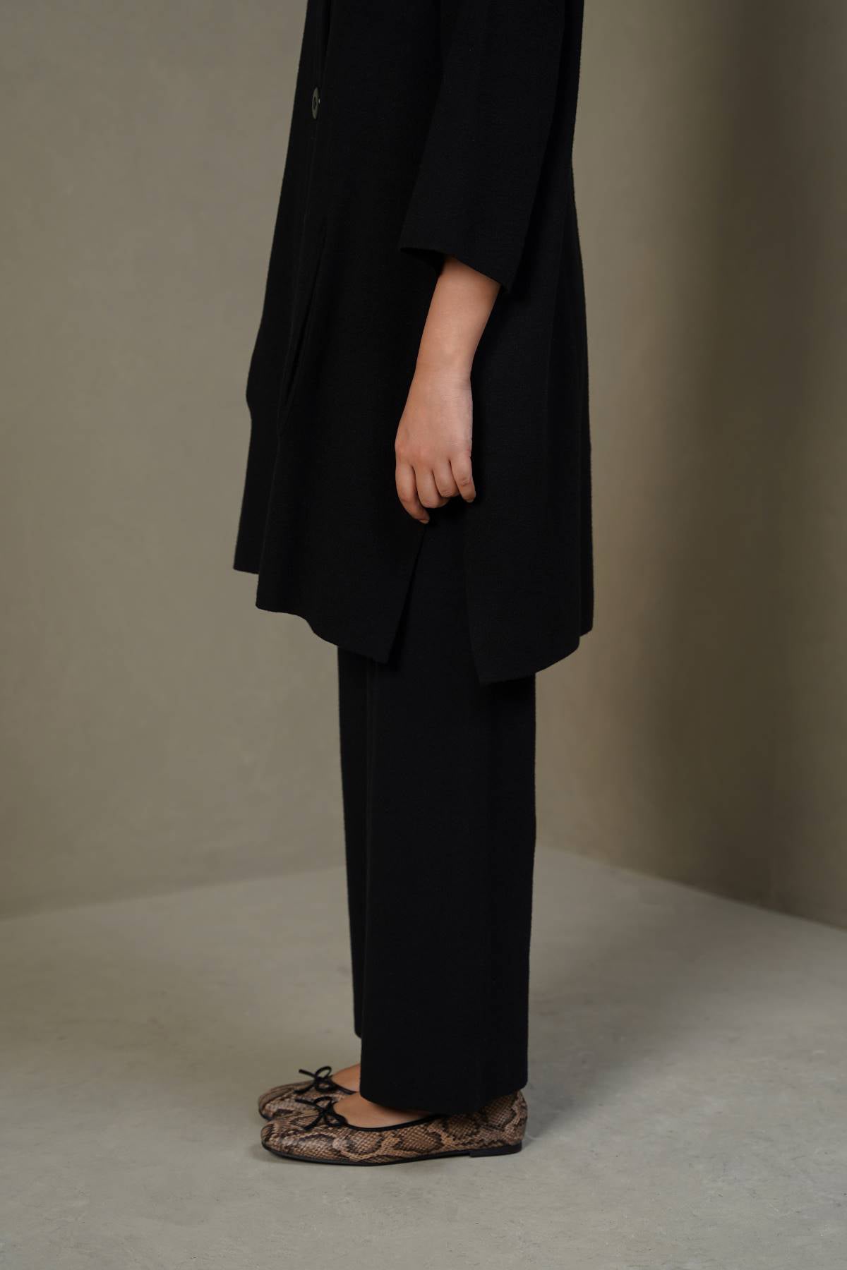 BLACK BUTTON KNIT PANT