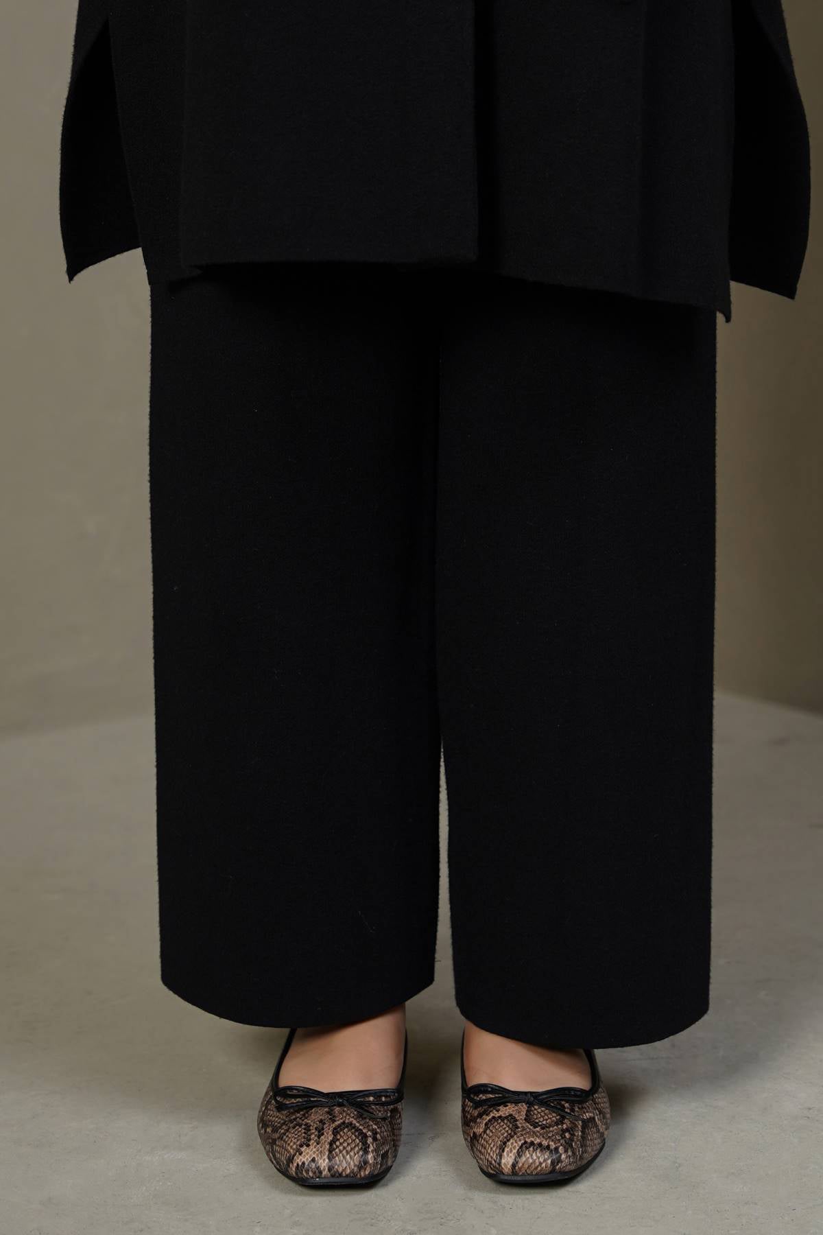 BLACK BUTTON KNIT PANT