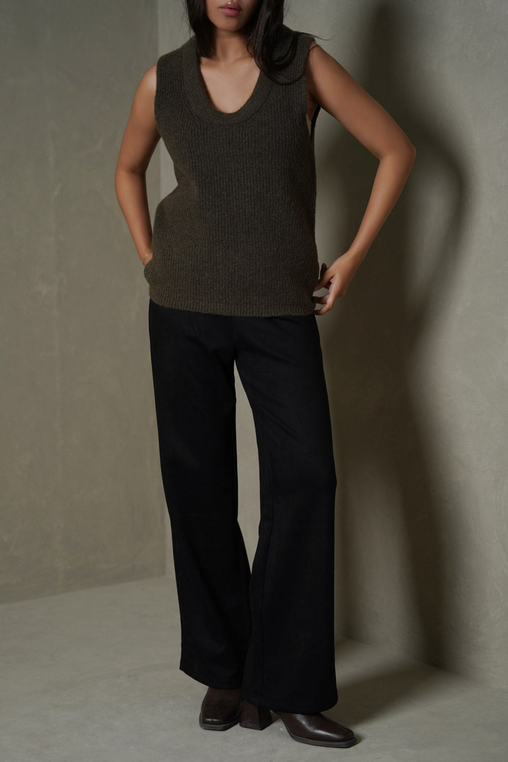BLACK SUEDE EASY PANTS