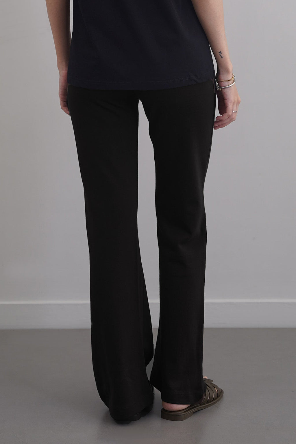 BLACK STUDIO YOGA PANTS