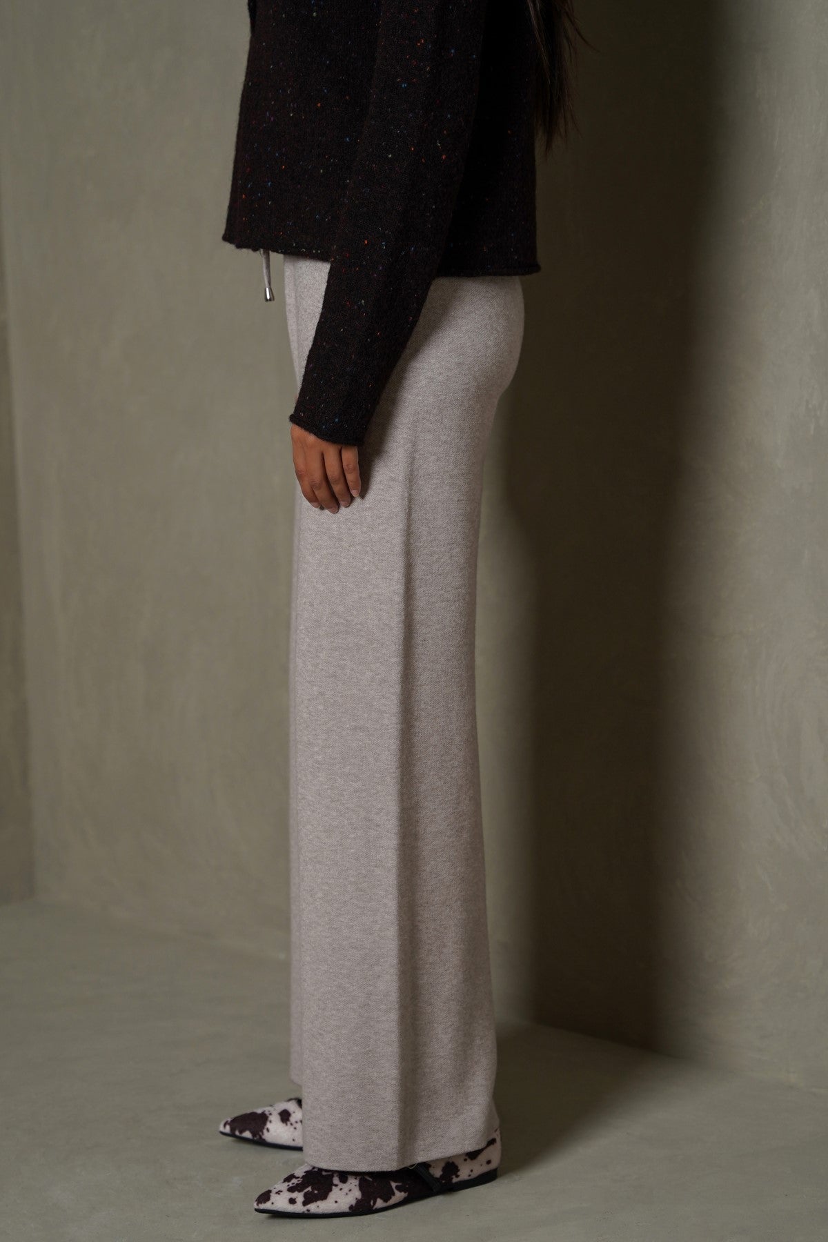 BEIGE WEEKEND LOUNGE PANTS