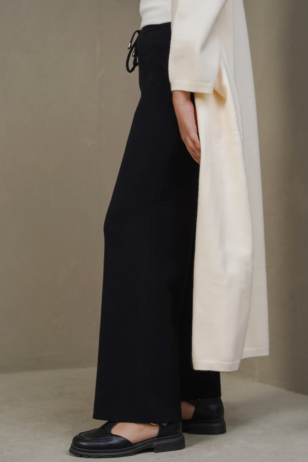 BLACK WEEKEND LOUNGE PANTS