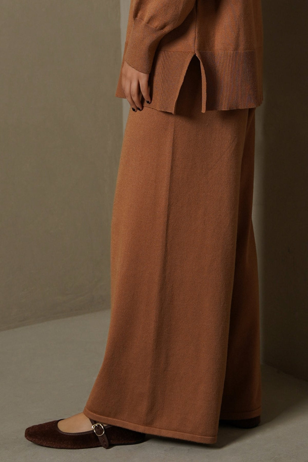CAMEL FLOWY KNIT TROUSERS