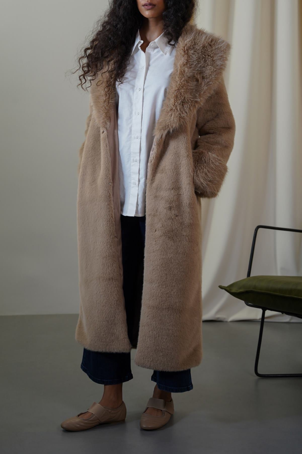 BROWN MOB WIFE FUR COAT