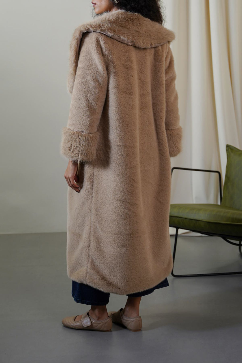 BROWN MOB WIFE FUR COAT